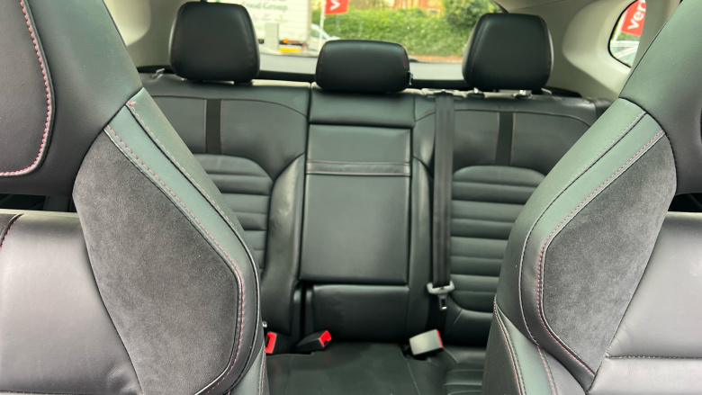 MG Hs 1.5 T-GDI Exclusive 5dr DCT Petrol Hatchback